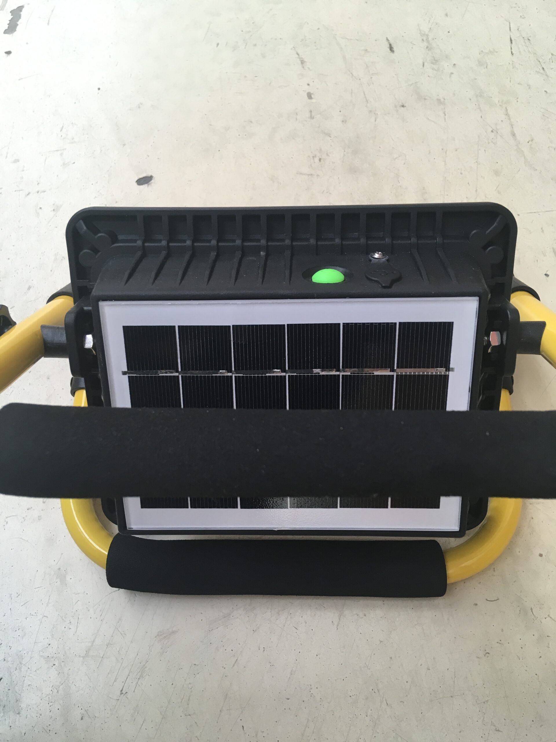 Proiector LED 50W cu Suport, Acumulator si Panou Solar - imagine 2